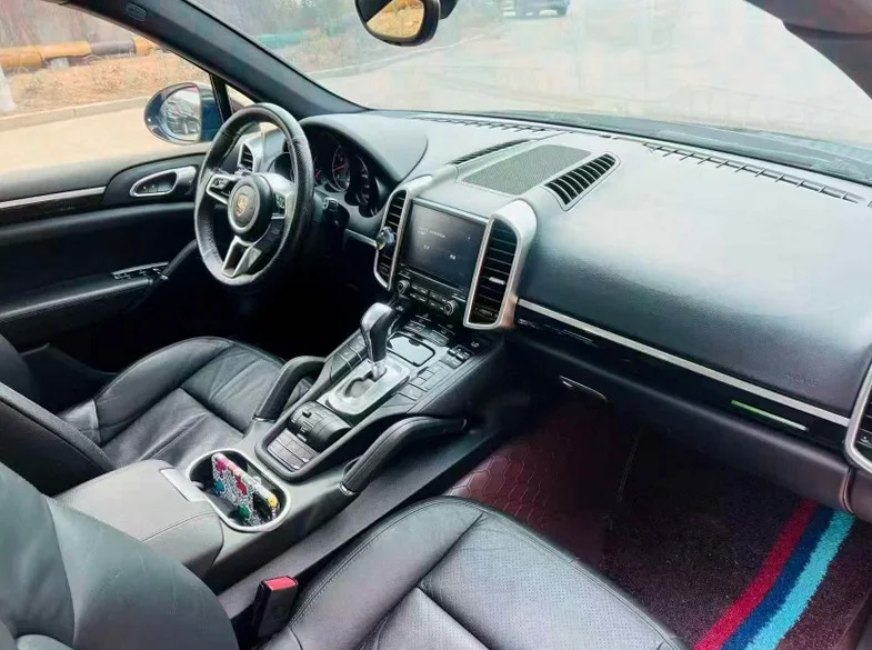 保时捷卡宴 后面外观二