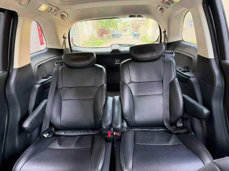 本田艾力绅 后面外观二