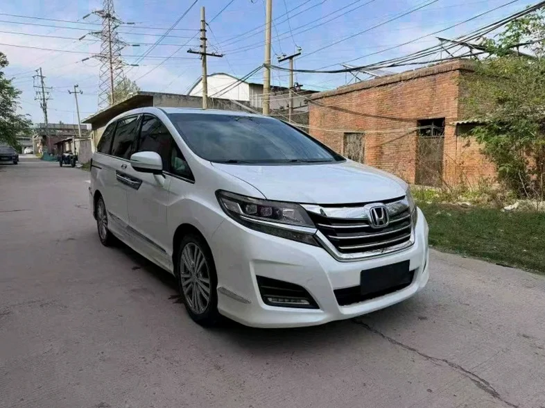 本田艾力绅 正面外观二