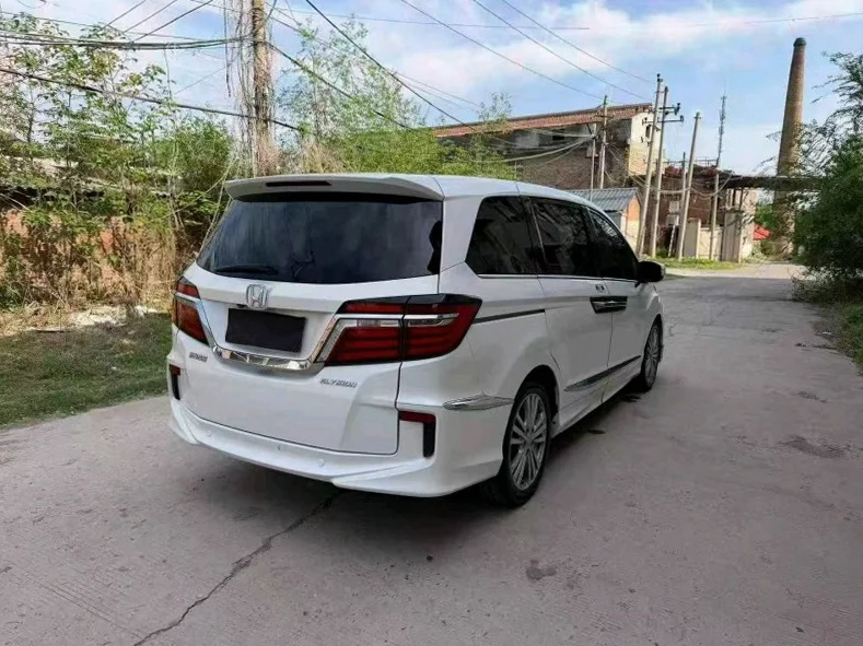 本田艾力绅 内饰后排