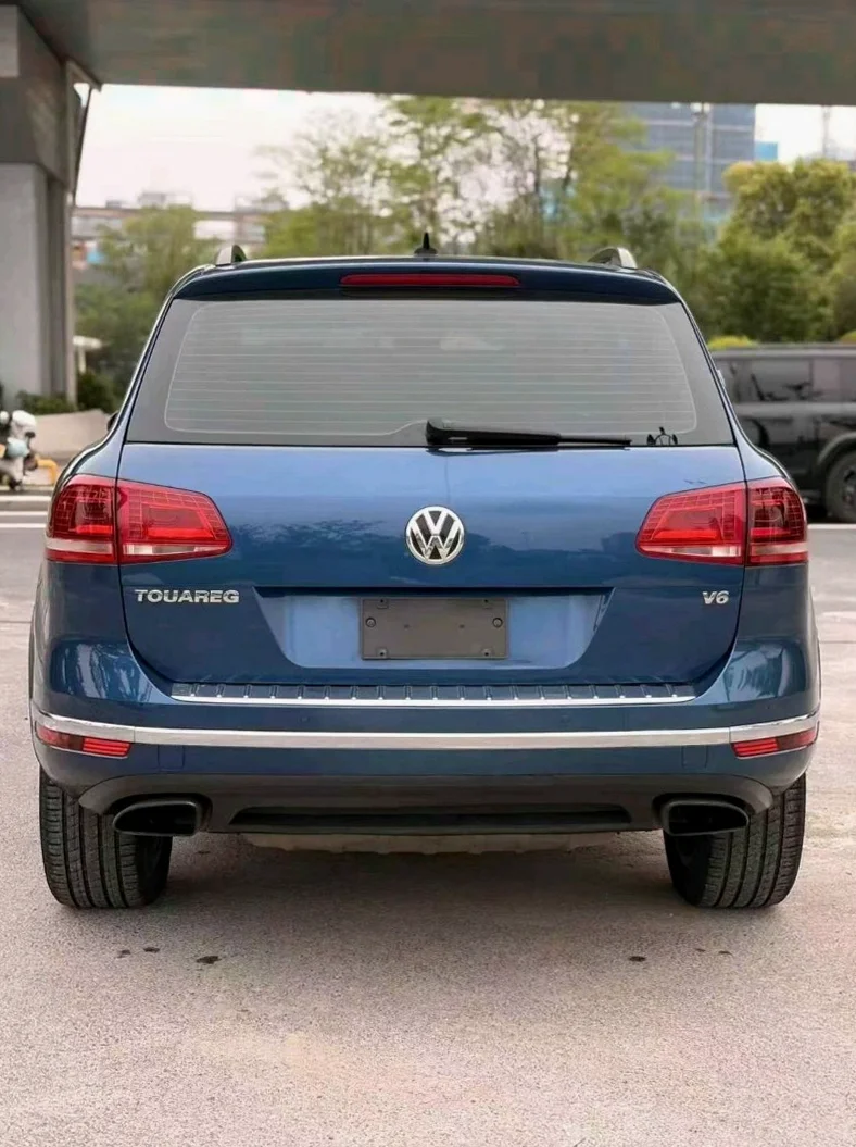 大众途锐 后面外观一