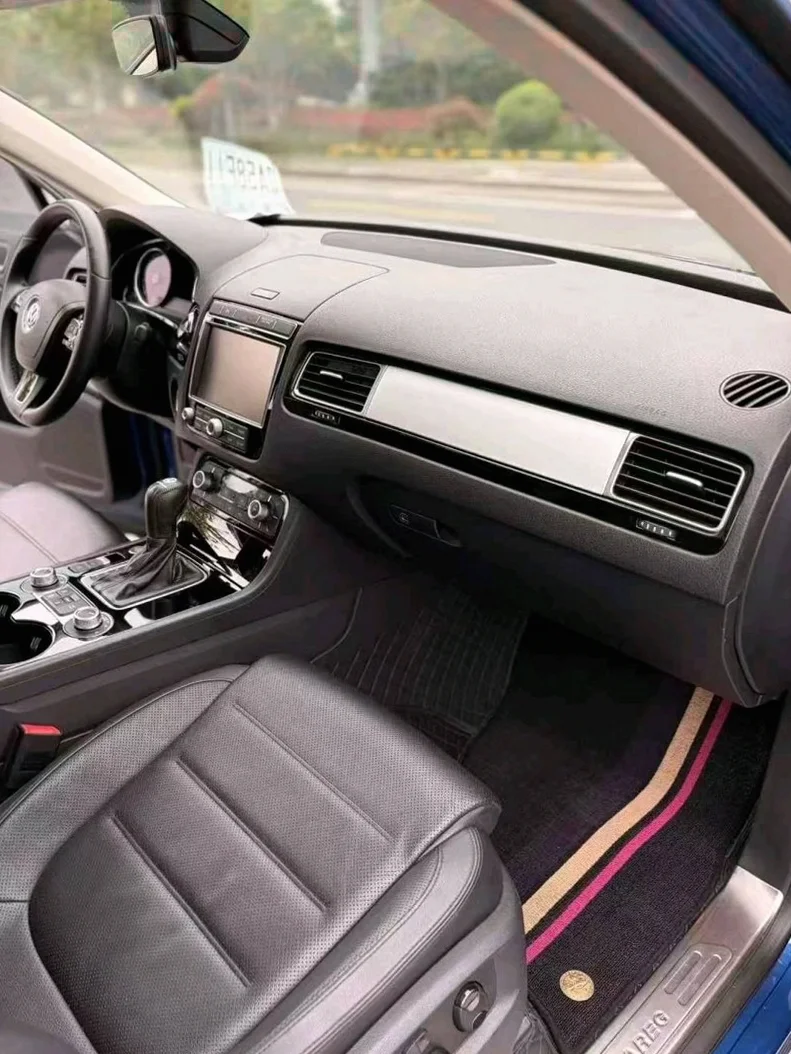 大众途锐 内饰后排