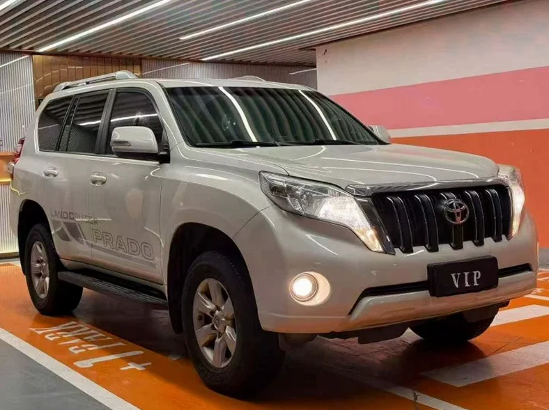 丰田普拉多 正面外观二