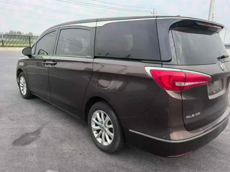 别克GL8 内饰后排