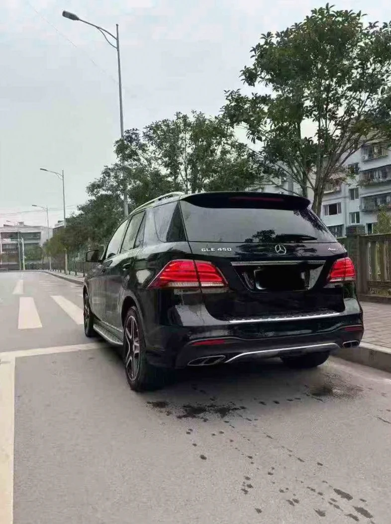 奔驰GLE 后面外观三