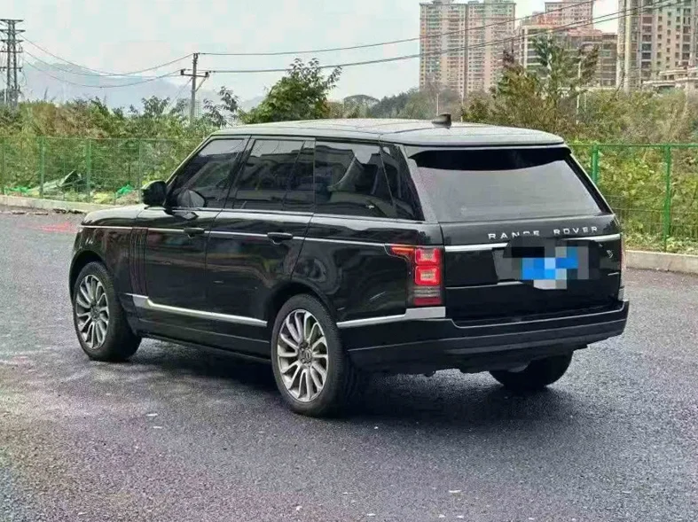 路虎揽胜行政 内饰前排