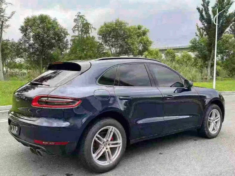 保时捷Macan 内饰后排