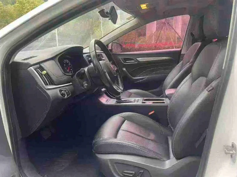 荣威i6 后面外观一