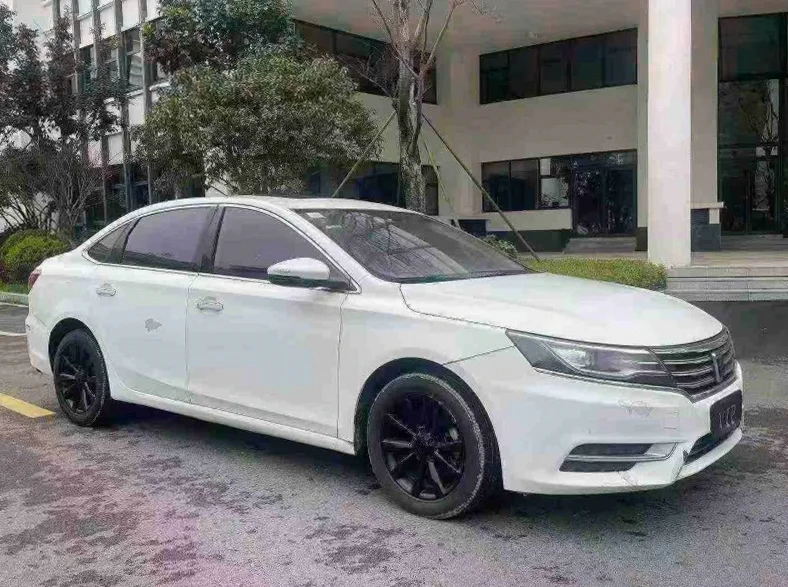 荣威i6 正面外观二