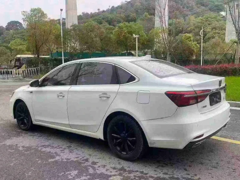 荣威i6 内饰前排