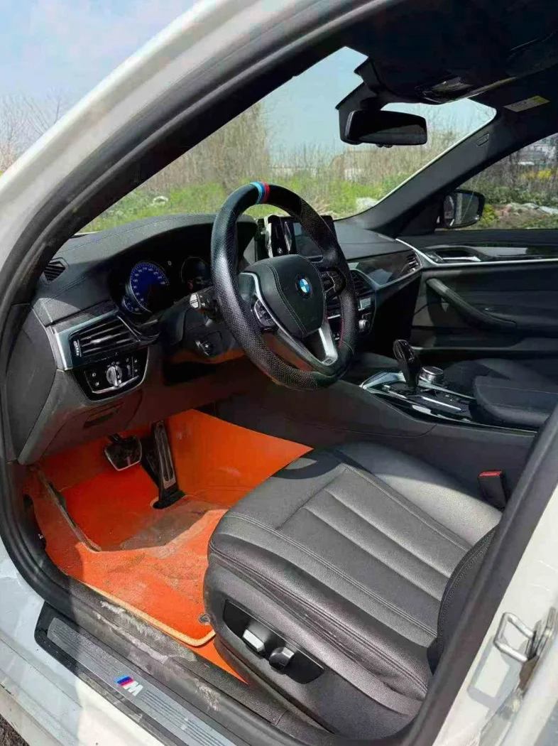 宝马5系 后面外观一