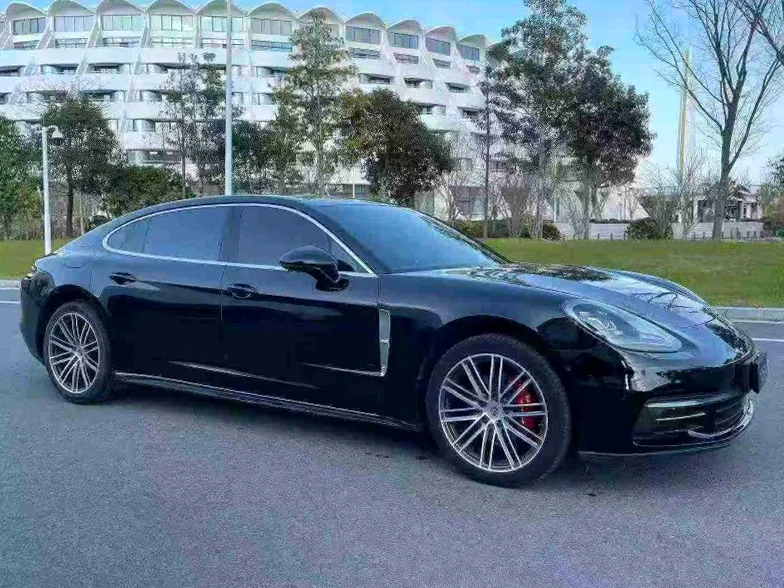 保时捷帕拉梅拉 正面外观二