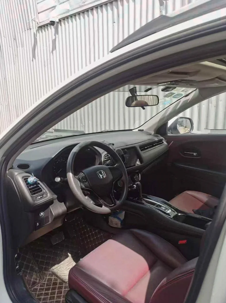 本田缤智 后面外观一