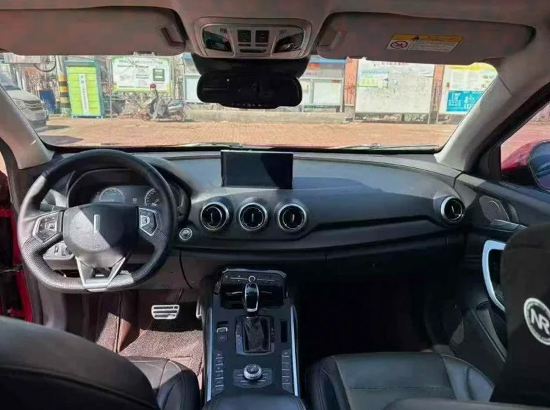 长城汽车魏牌 正面外观三