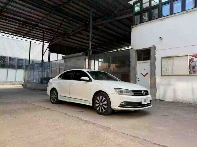 大众速腾 正面外观三