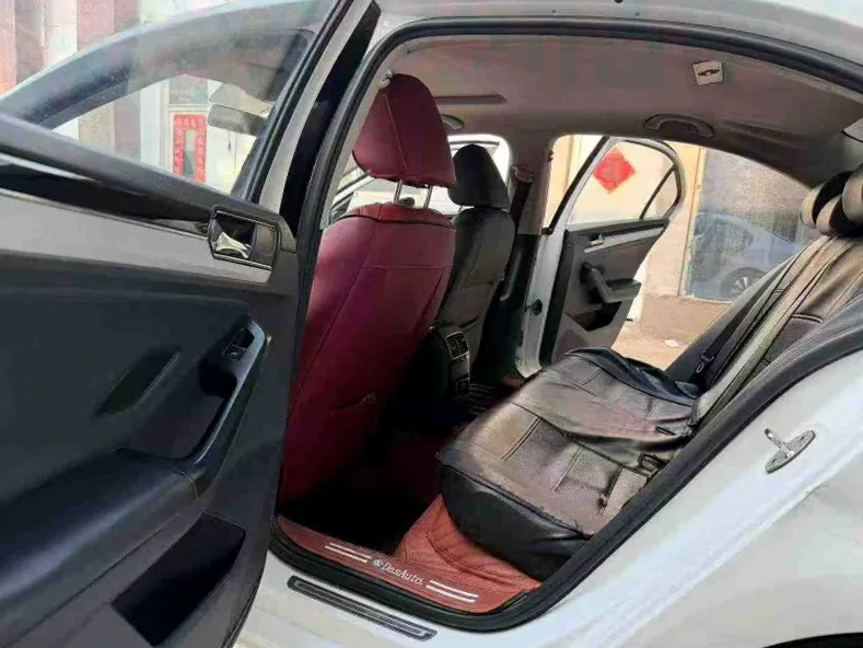 大众速腾 内饰后排