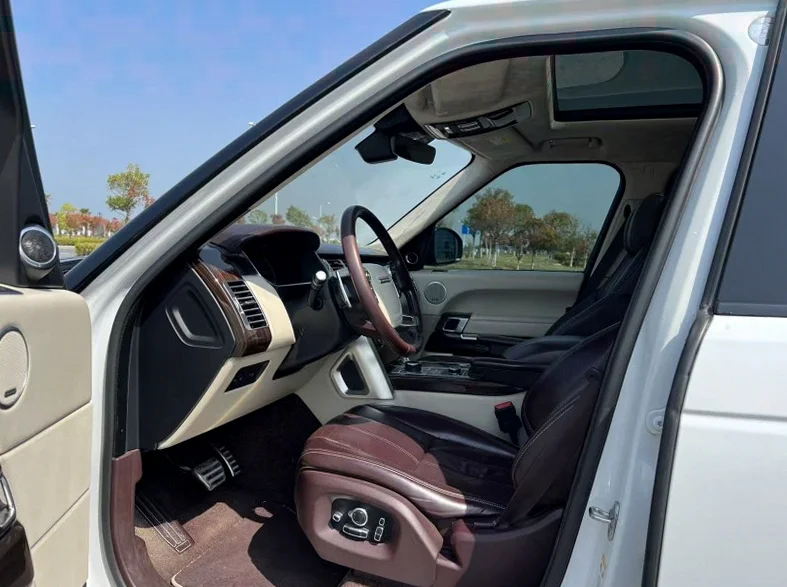 路虎揽胜行政 后面外观三