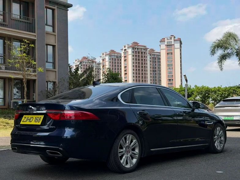 捷豹XFL 内饰前排