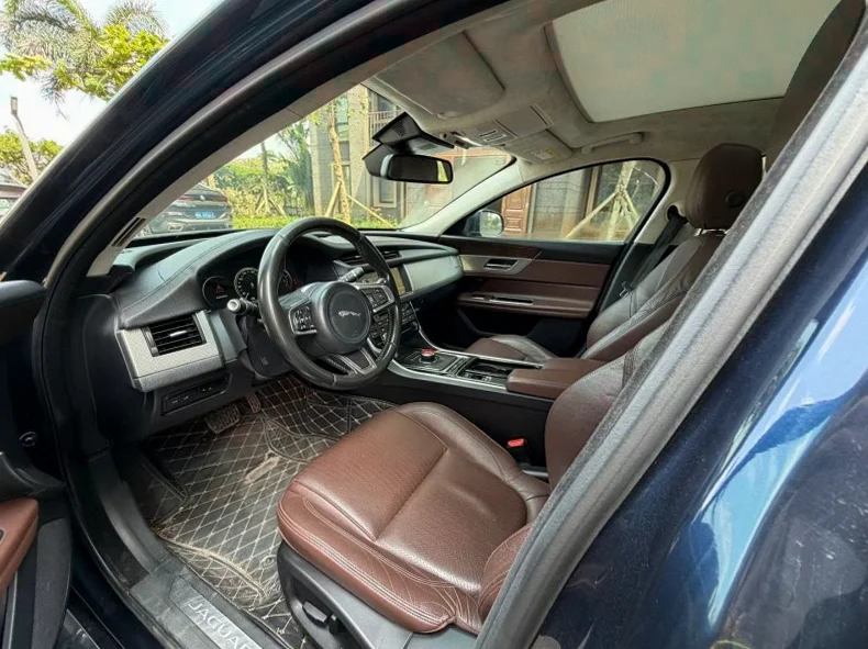 捷豹XFL 后面外观一