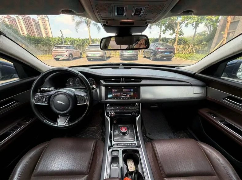 捷豹XFL 后面外观三