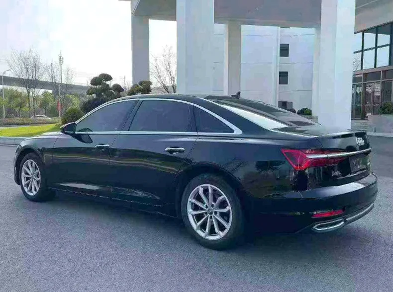 奥迪A6L 内饰后排