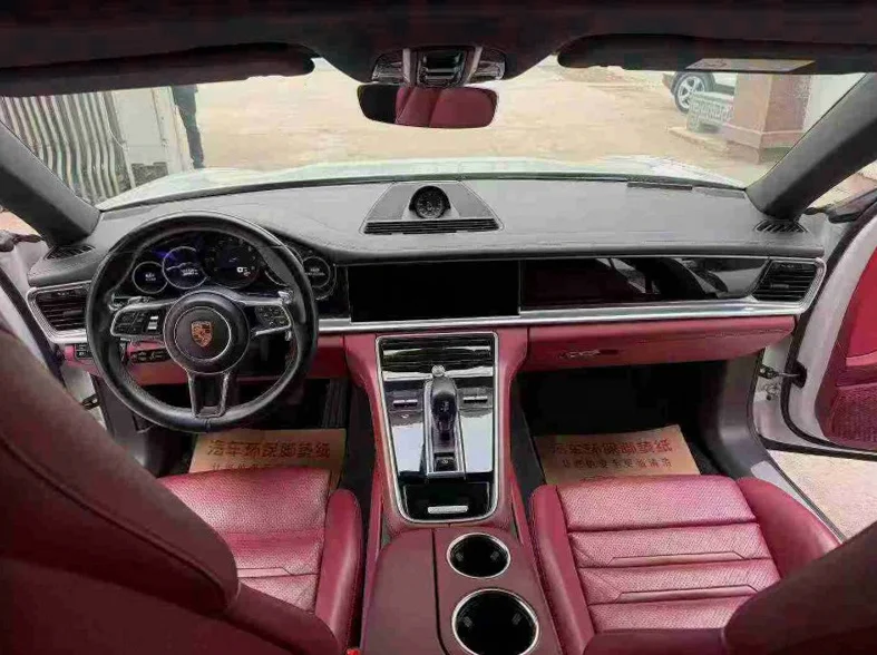 保时捷帕拉梅拉 后面外观二