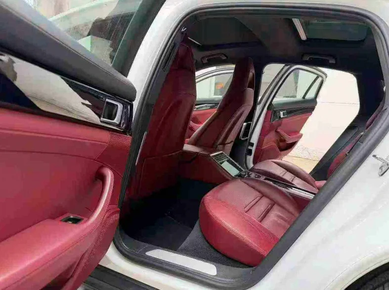 保时捷帕拉梅拉 内饰后排