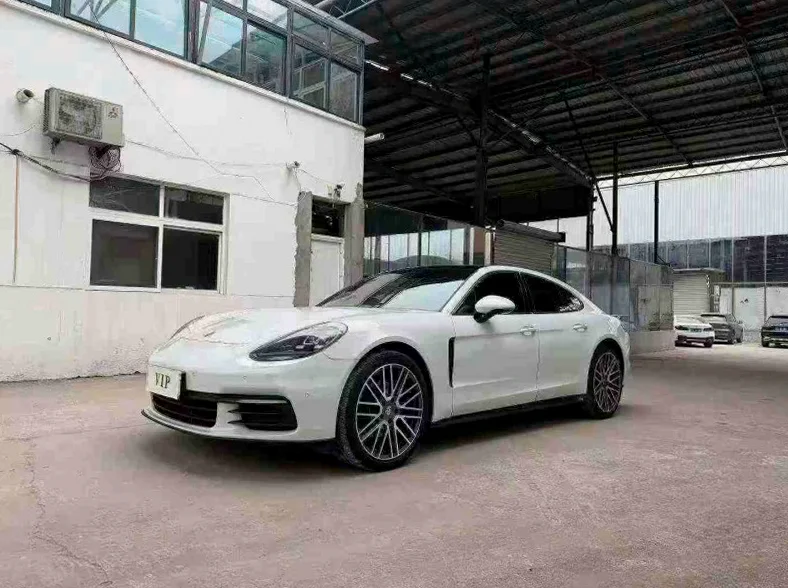 保时捷帕拉梅拉 正面外观二