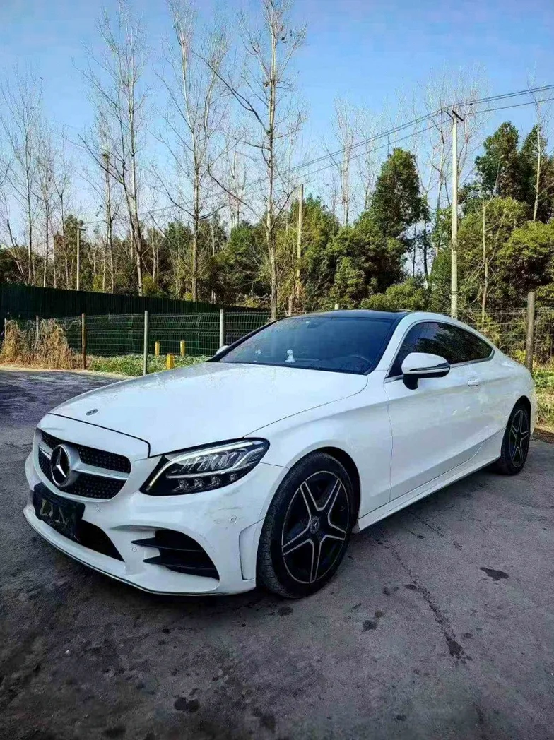 奔驰C 后面外观二