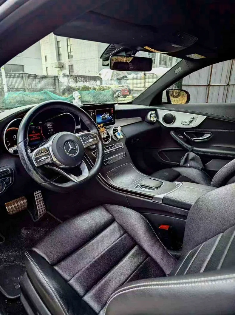 奔驰C 正面外观三