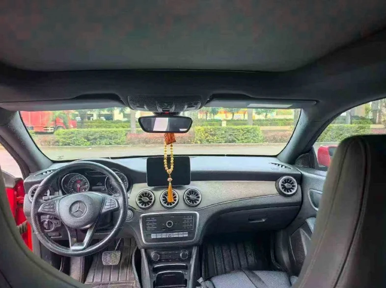 奔驰CLA 后面外观三