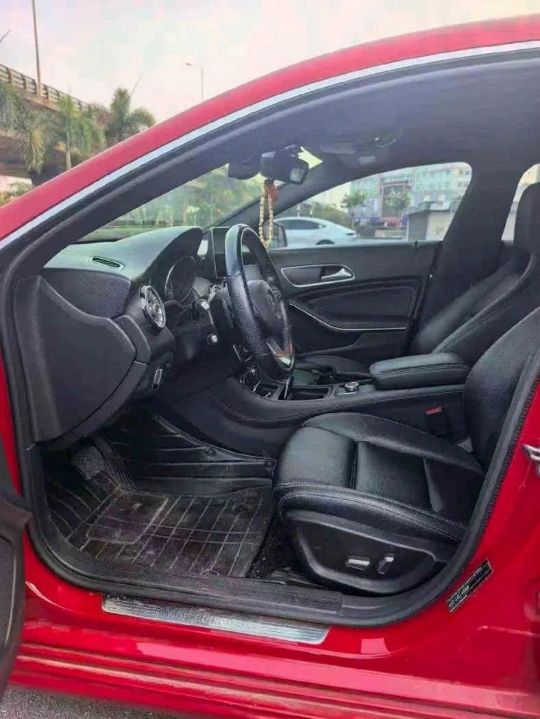 奔驰CLA 后面外观二