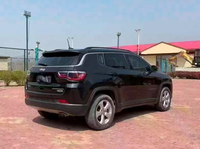 Jeep指南者 内饰前排