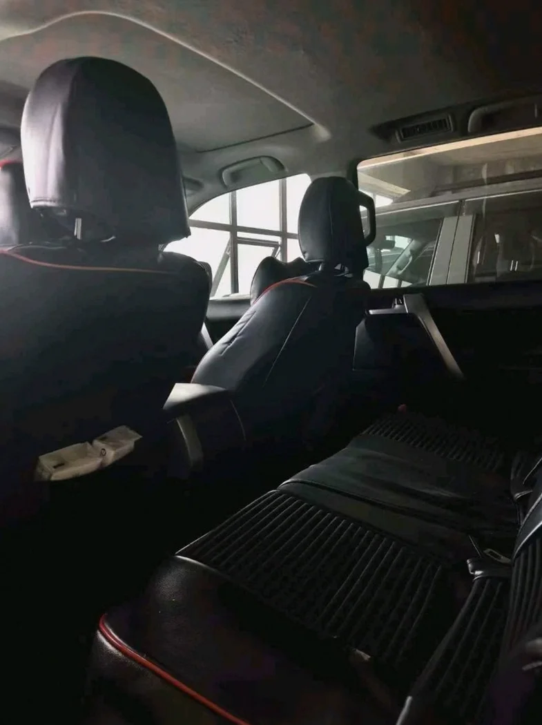 丰田普拉多 后面外观三