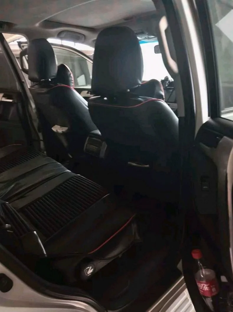 丰田普拉多 后面外观二