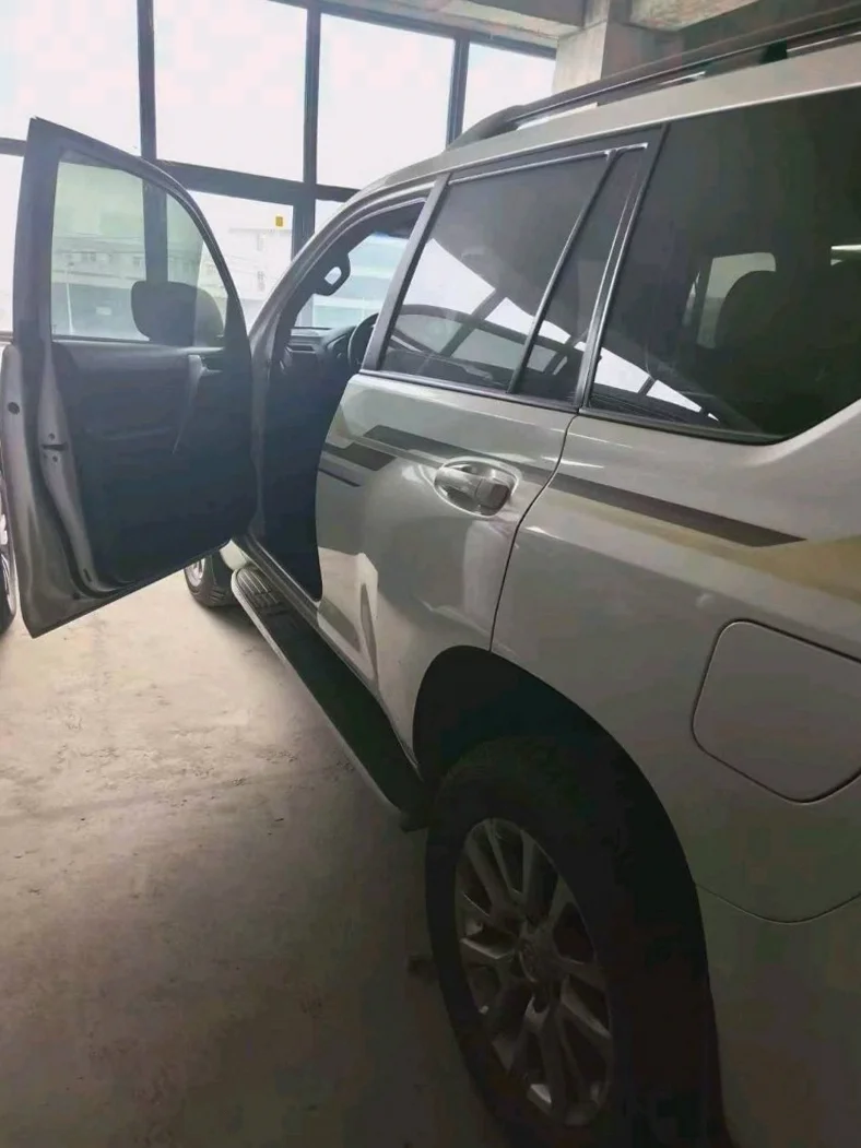 丰田普拉多 正面外观二