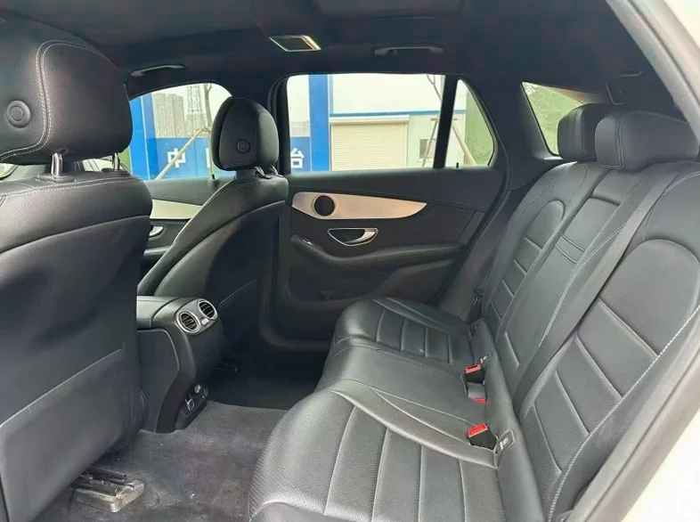 奔驰GLC 后面外观一