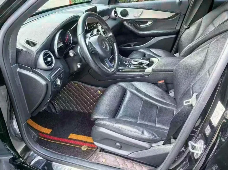 奔驰GLC 内饰后排