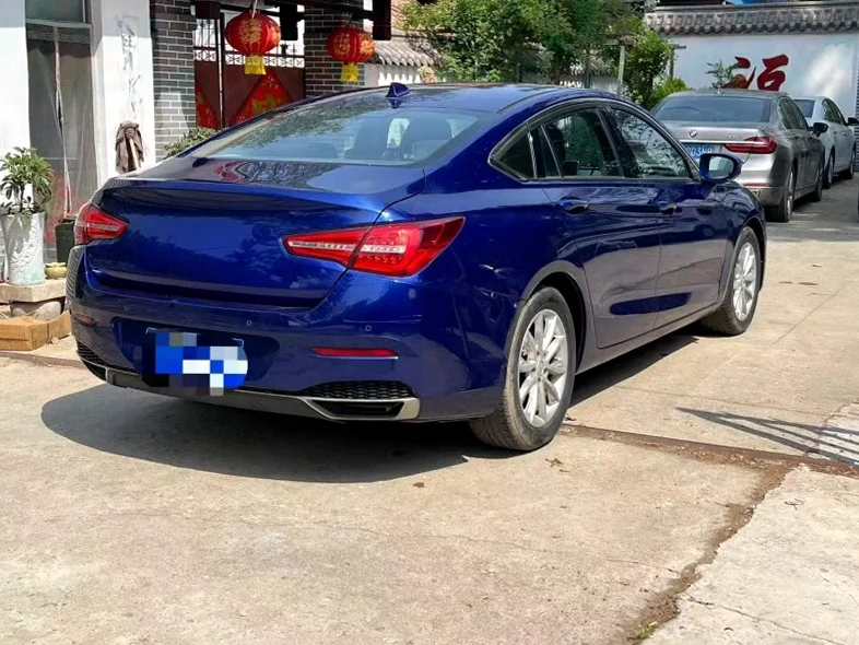 红旗H5 内饰后排