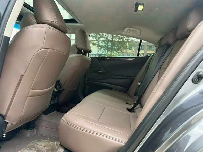 雷克萨斯ES 后面外观三