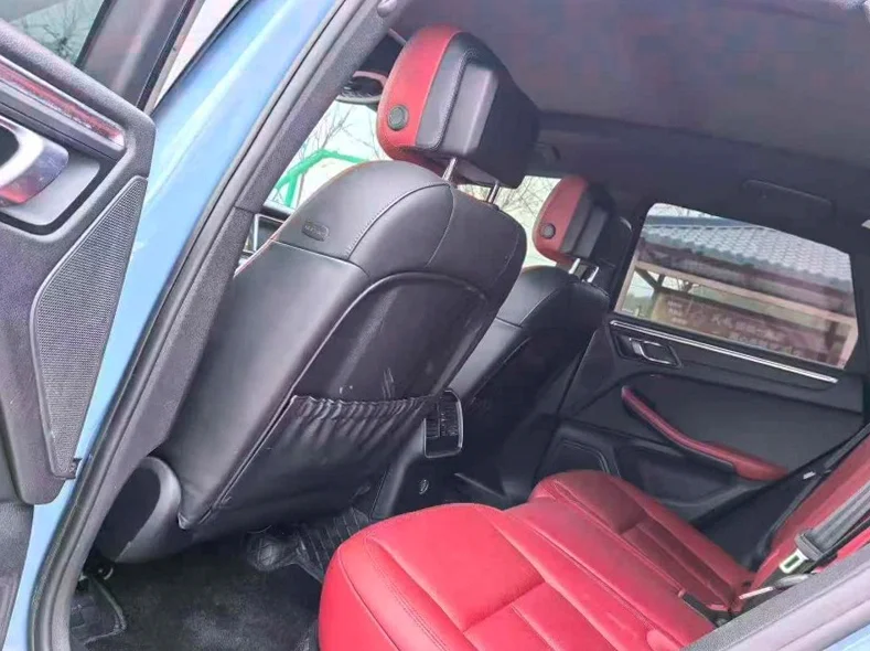 保时捷Macan 后面外观一