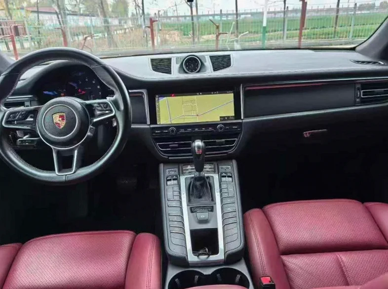 保时捷Macan 后面外观三