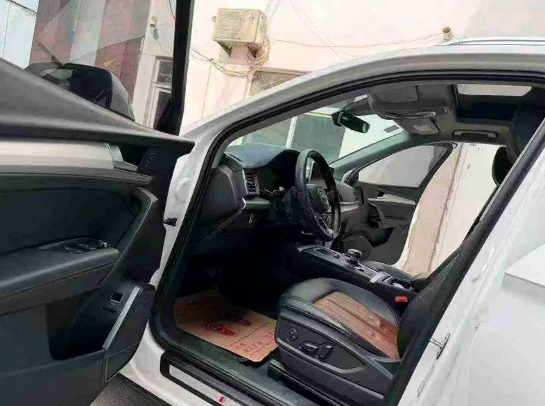 奥迪Q5 后面外观一