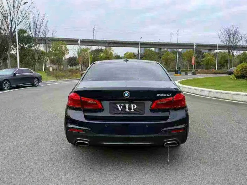 宝马5系 内饰后排