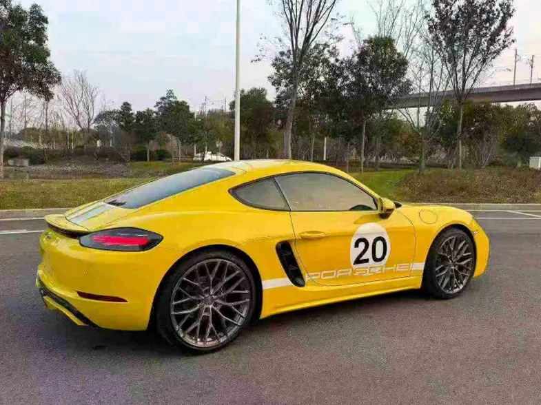 保时捷718 后面外观三