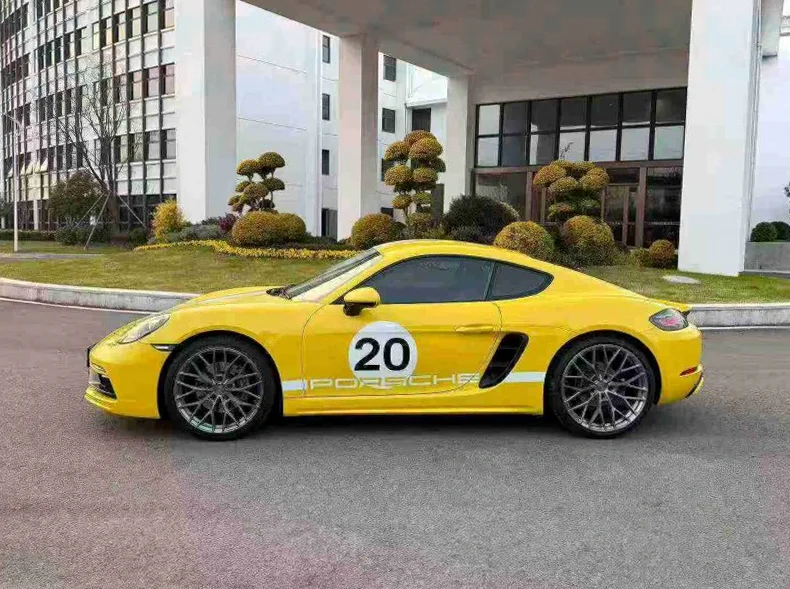 保时捷718 内饰前排