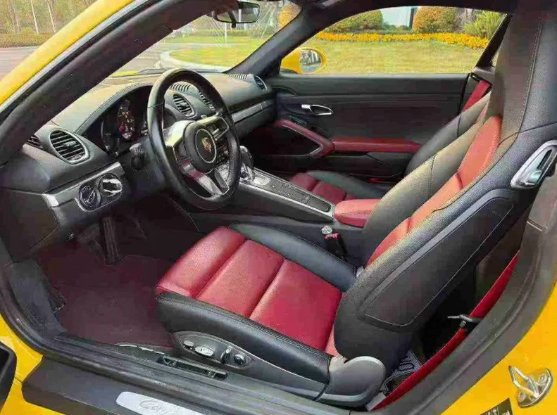 保时捷718 后面外观一