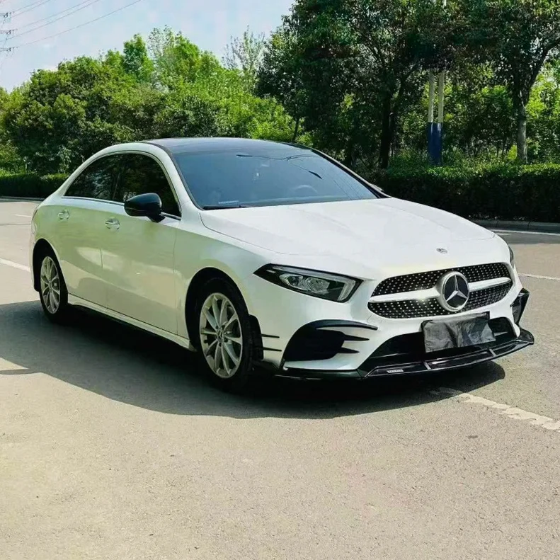 奔驰A 正面外观二