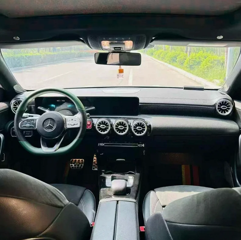 奔驰A 后面外观三