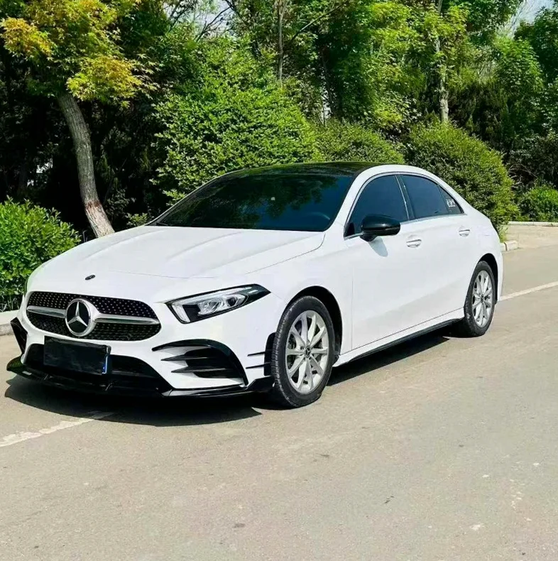 奔驰A 正面外观三